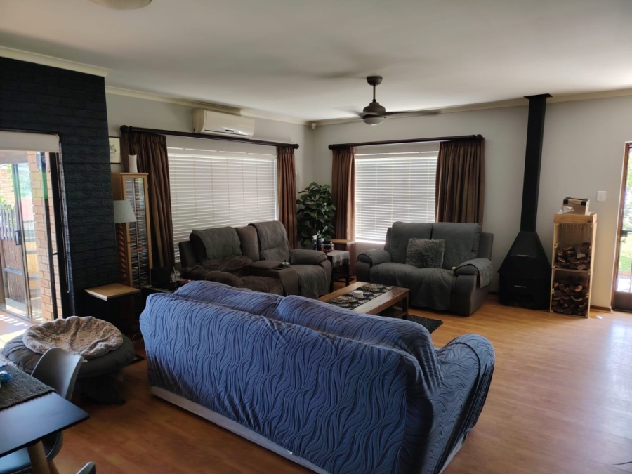 3 Bedroom Property for Sale in Rooi Rivier Rif Western Cape
